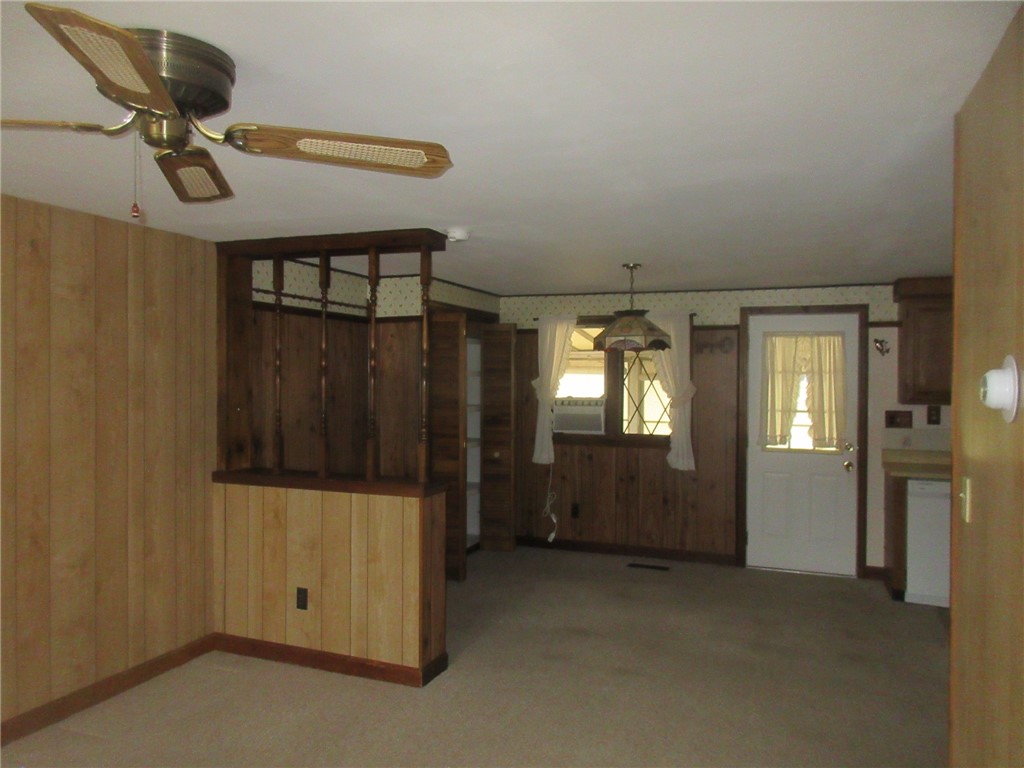 70 Keeley Avenue Warwick, RI 02886 - Photo 4 of 15 Dining area