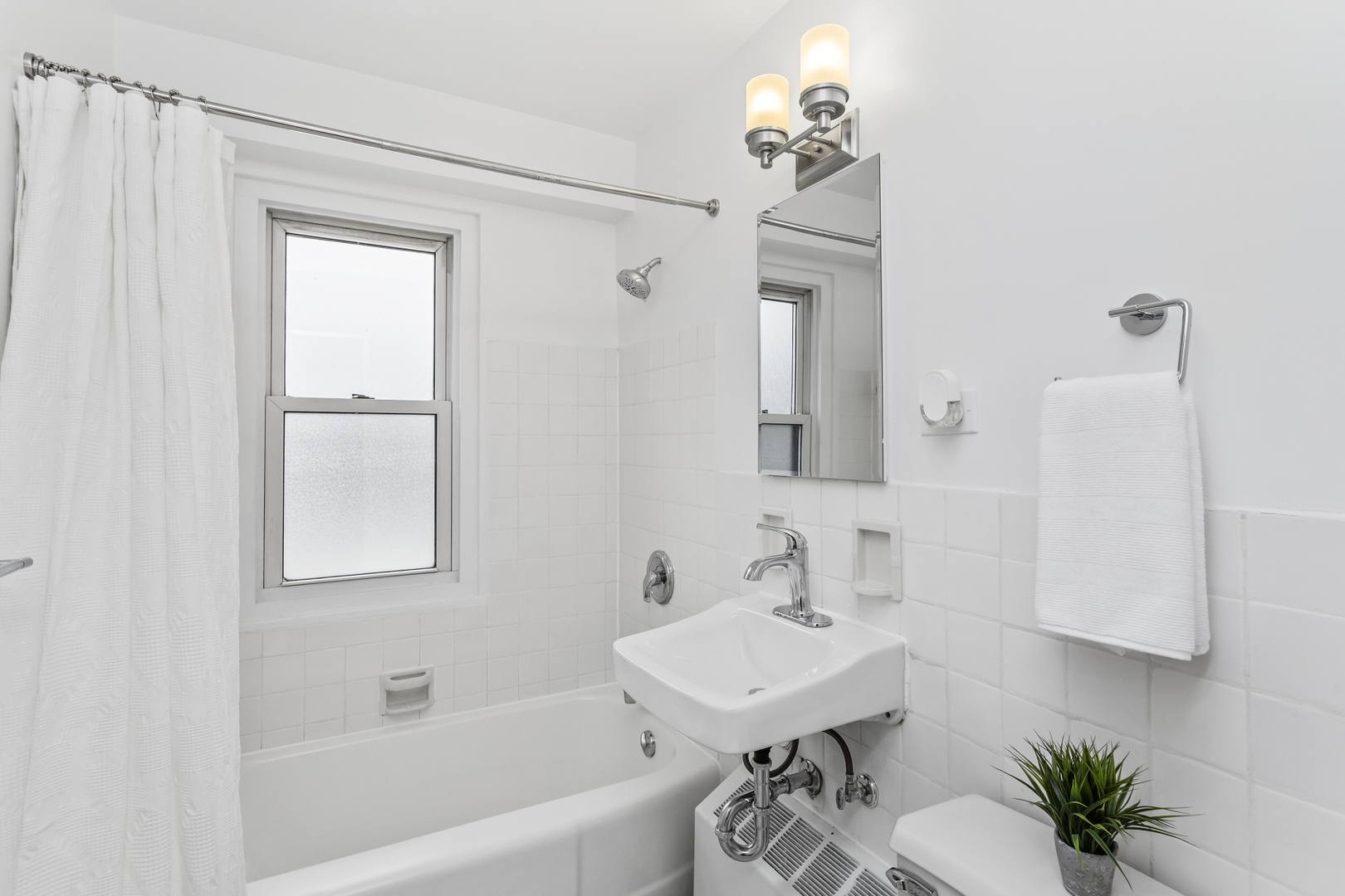 2909 North Sheridan Road, Unit 1601 Chicago, IL 60657 - Photo 16 of 29 Gallery Image 16