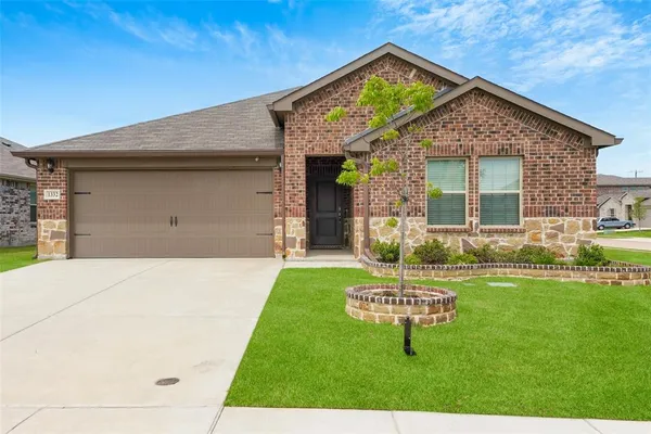 $2,350 | 1332 Pierce Lane, Royse City, TX 75189