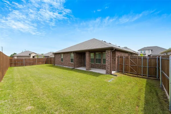 $2,350 | 1332 Pierce Lane, Royse City, TX 75189