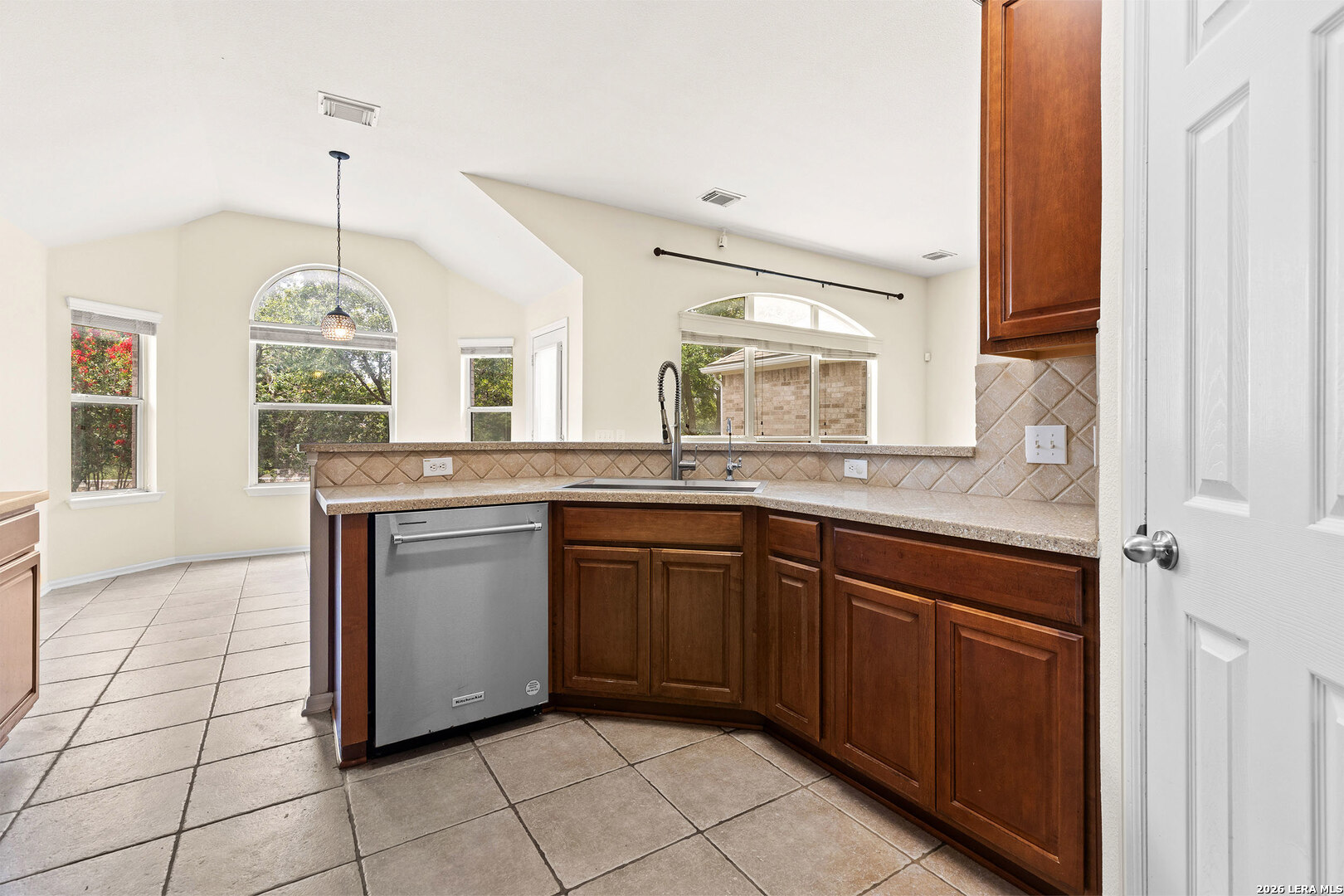 10410 Rainbow View Helotes, TX 78023 - Photo 12 of 30
