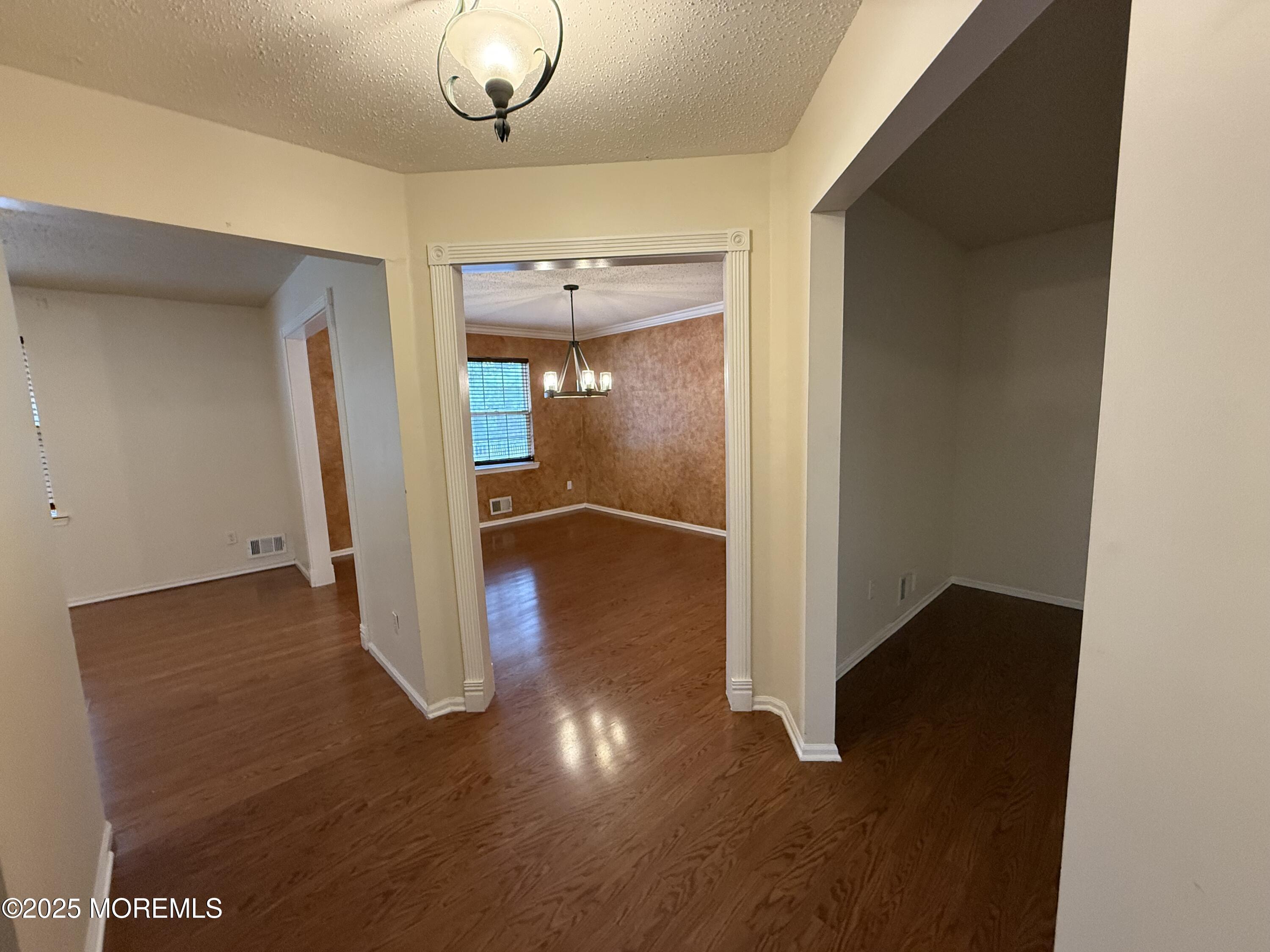 27 Barn Swallow Boulevard Marlboro, NJ 07746 - Photo 3 of 18 Entrance Hall