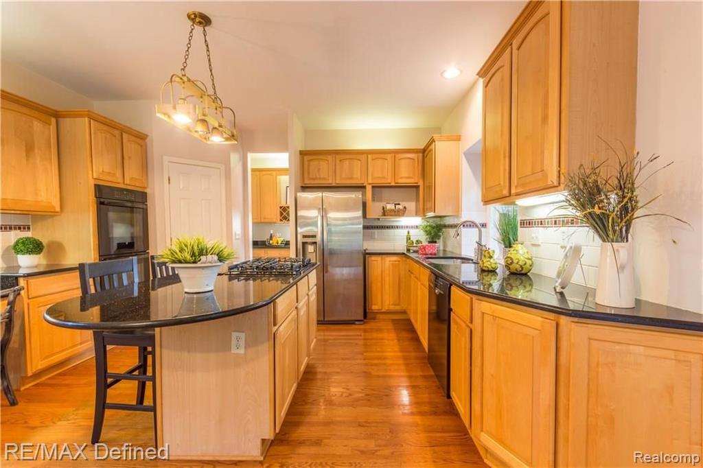 950 Ridgeline Court Lake Orion, MI 48360 - Photo 25 of 48