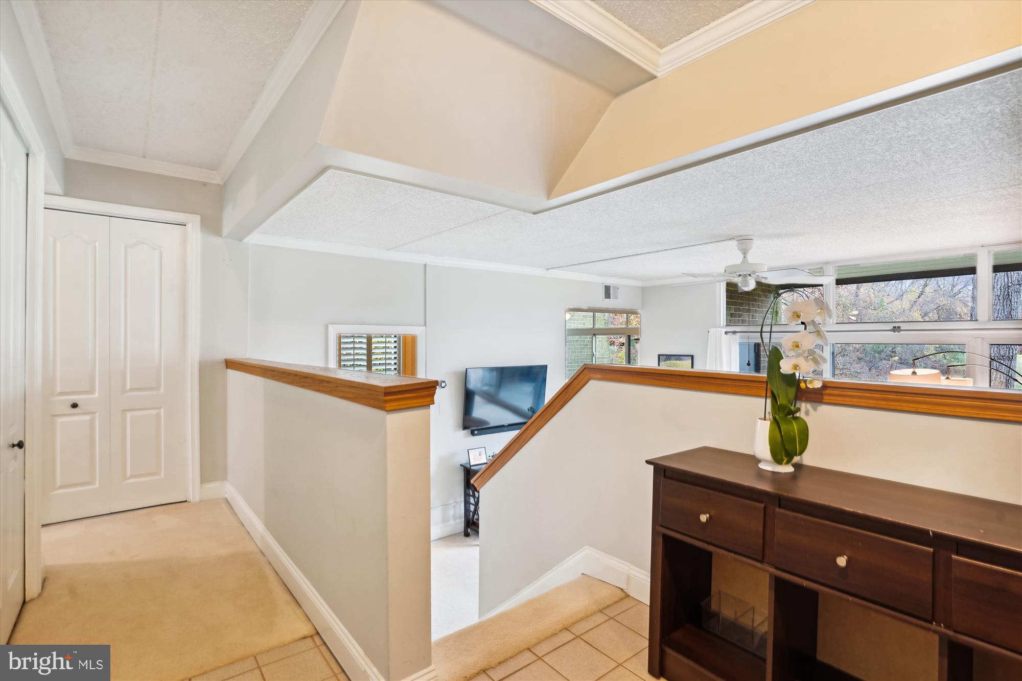 2122 Green Watch Way, Unit 200 Reston, VA 20191 - Photo 9 of 31 Foyer