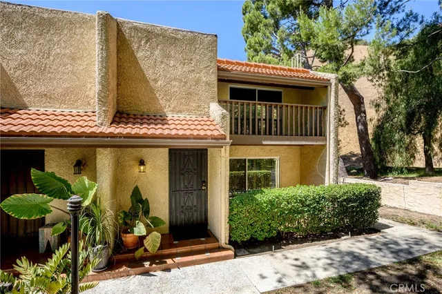$780,000 | 9555 Vía Venezia, Burbank, CA 91504