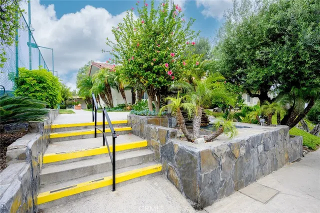 $780,000 | 9555 VÃa Venezia, Burbank, CA 91504