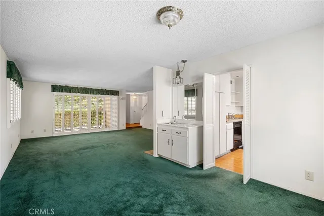 $780,000 | 9555 VÃa Venezia, Burbank, CA 91504