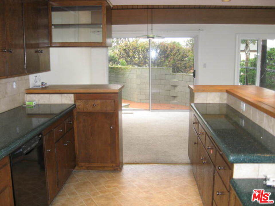 310 Rees Street Playa del Rey, CA 90293 - Photo 14 of 31
