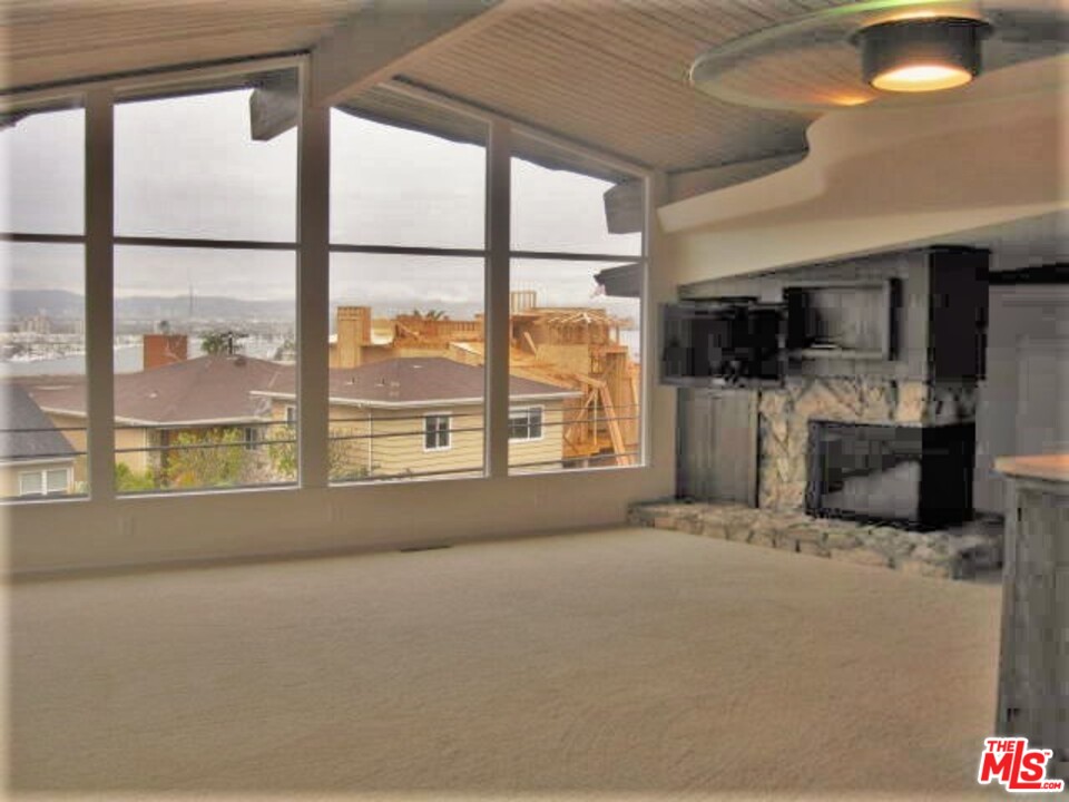 310 Rees Street Playa del Rey, CA 90293 - Photo 8 of 31