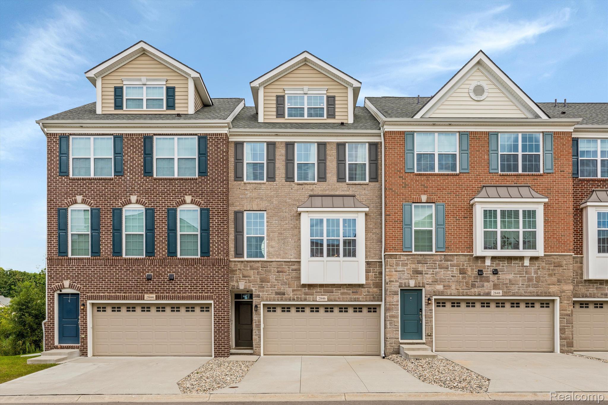 2846 Ridington Road Ann Arbor, MI 48105 - Photo 3 of 35 Gallery Image 3