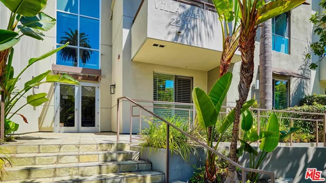 $1,098,000 | 2240 South Beverly Glen Boulevard, Unit 103, Los Angeles, CA 90064