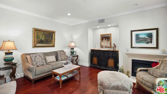 $1,098,000 | 2240 South Beverly Glen Boulevard, Unit 103, Los Angeles, CA 90064