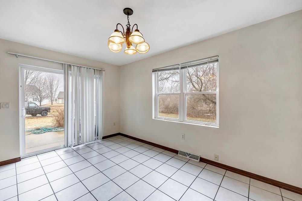 713 Edge Point Court, Unit 1 De Pere, WI 54115 - Photo 11 of 25