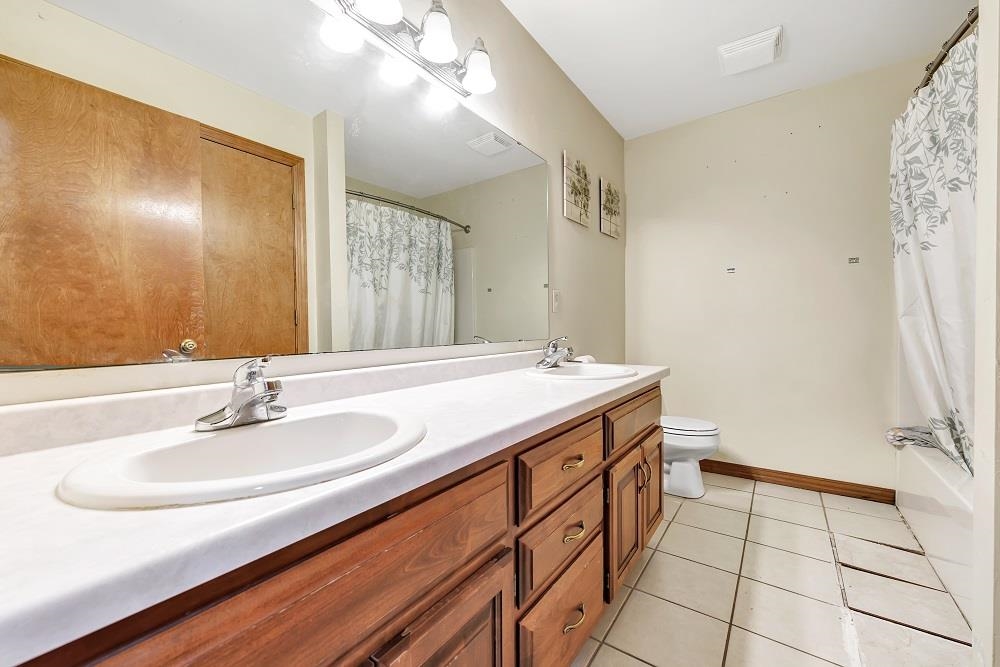 713 Edge Point Court, Unit 1 De Pere, WI 54115 - Photo 16 of 25