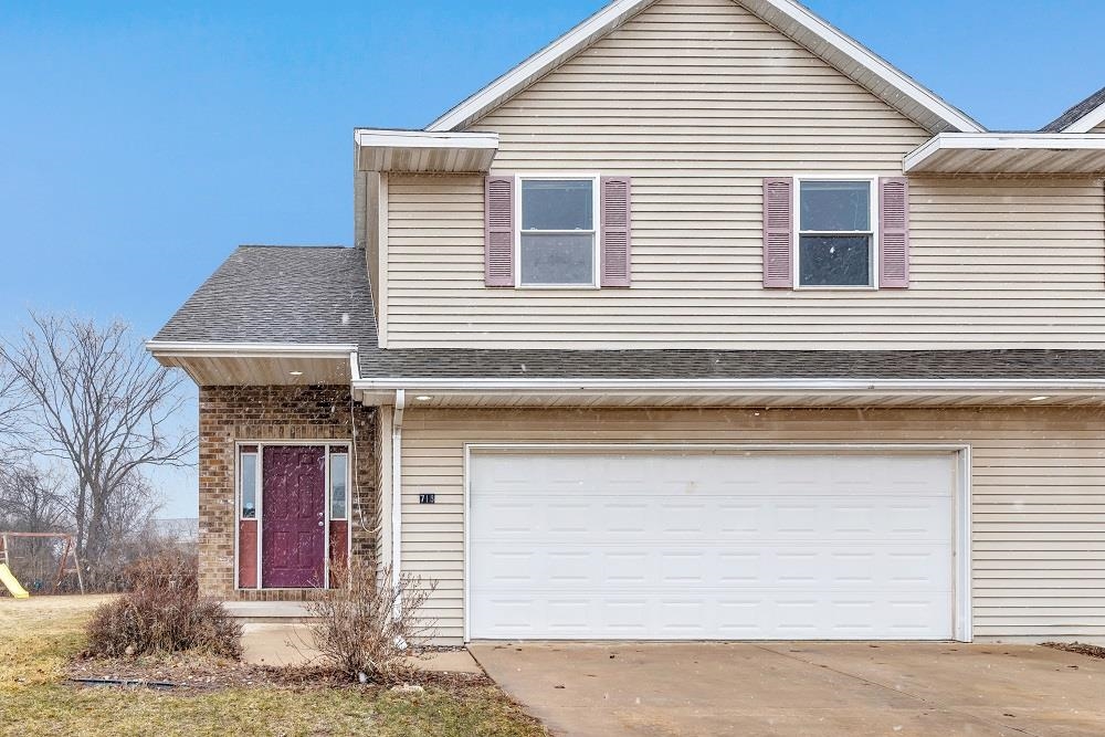 713 Edge Point Court, Unit 1 De Pere, WI 54115 - Photo 2 of 25