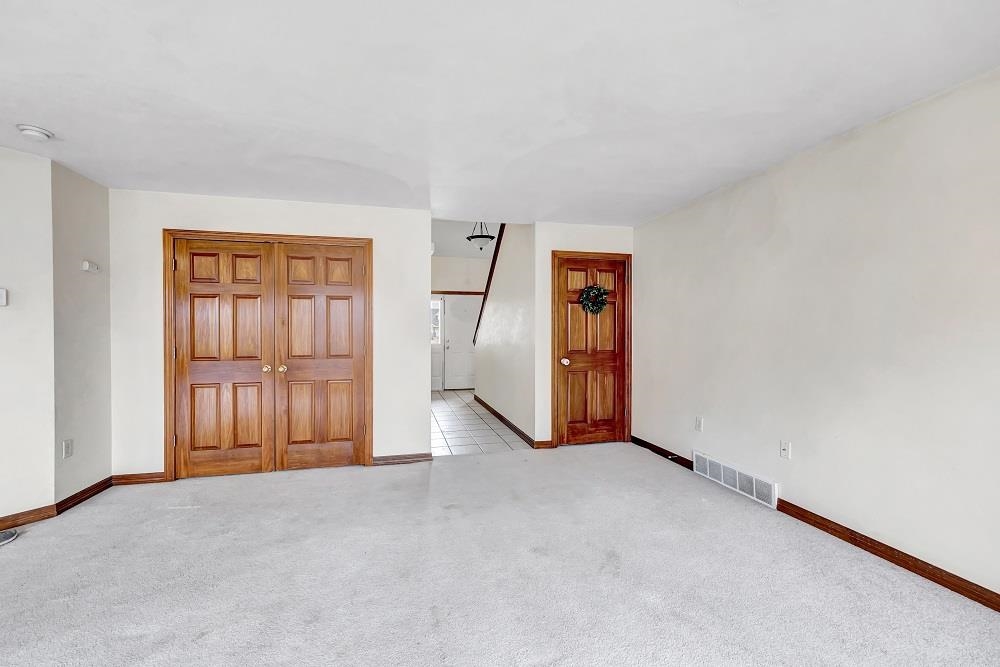 713 Edge Point Court, Unit 1 De Pere, WI 54115 - Photo 6 of 25