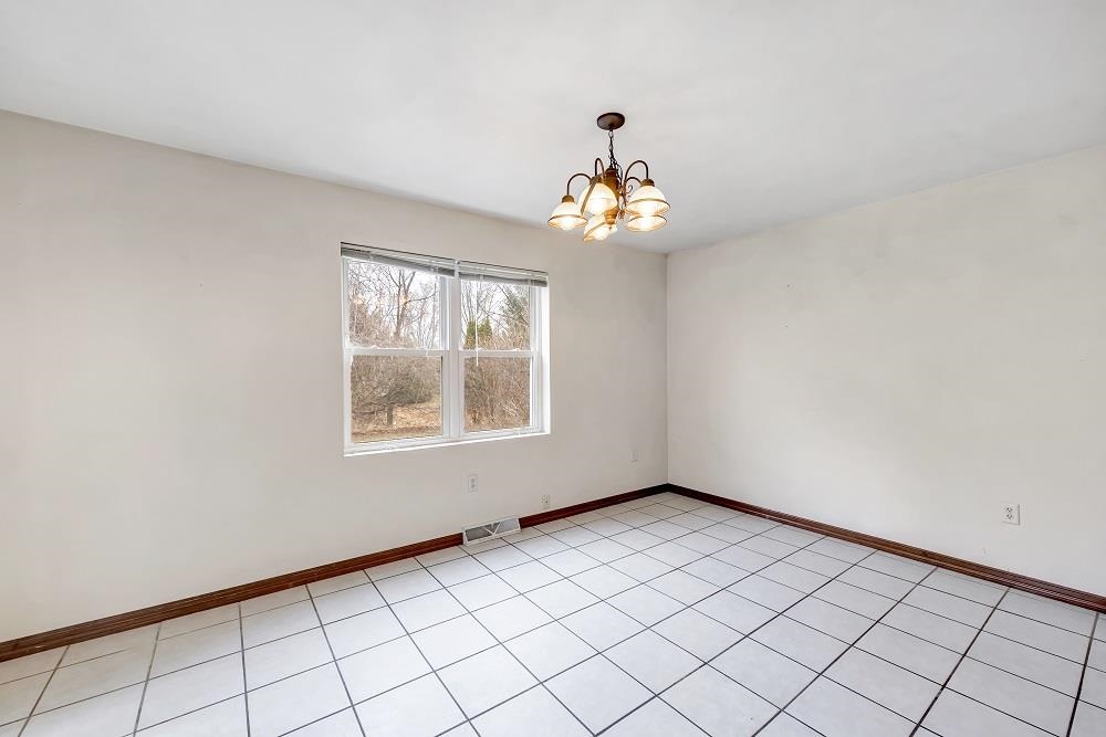 713 Edge Point Court, Unit 1 De Pere, WI 54115 - Photo 9 of 25