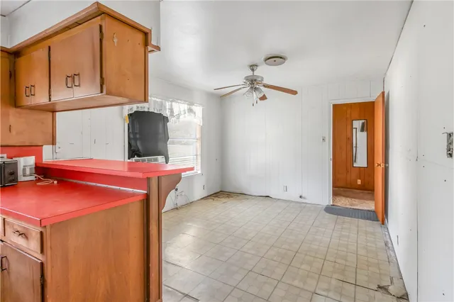 a view of utility room