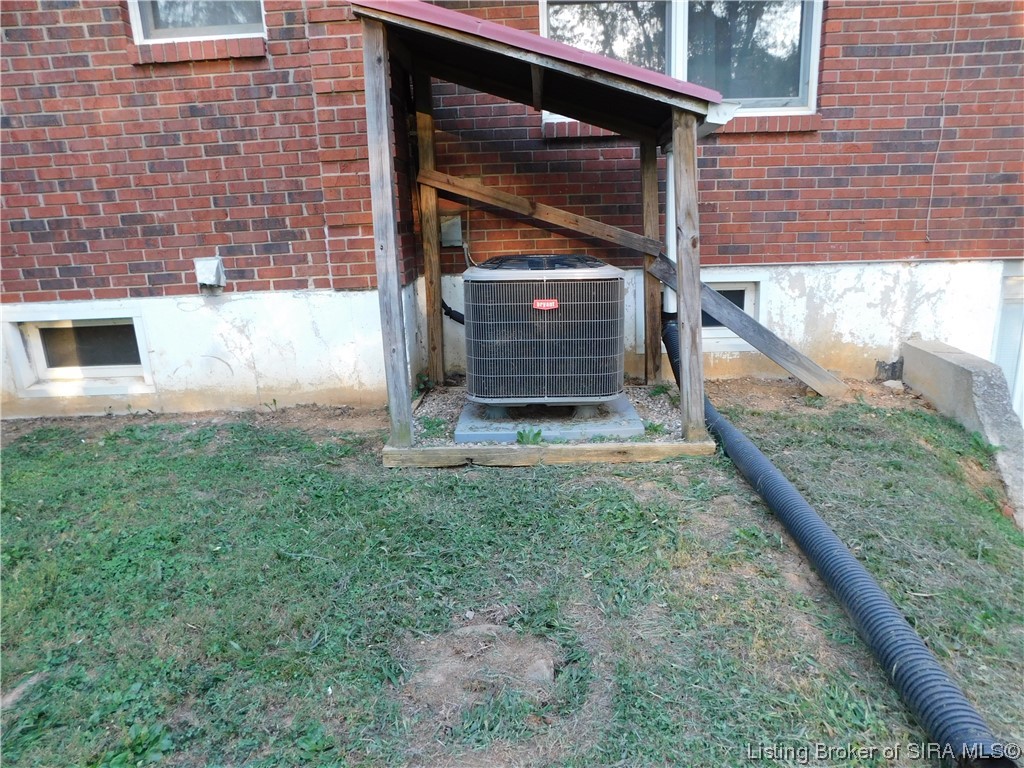 11055 Coen Road Greenville, IN 47124 - Photo 3 of 23 Gallery Image 3