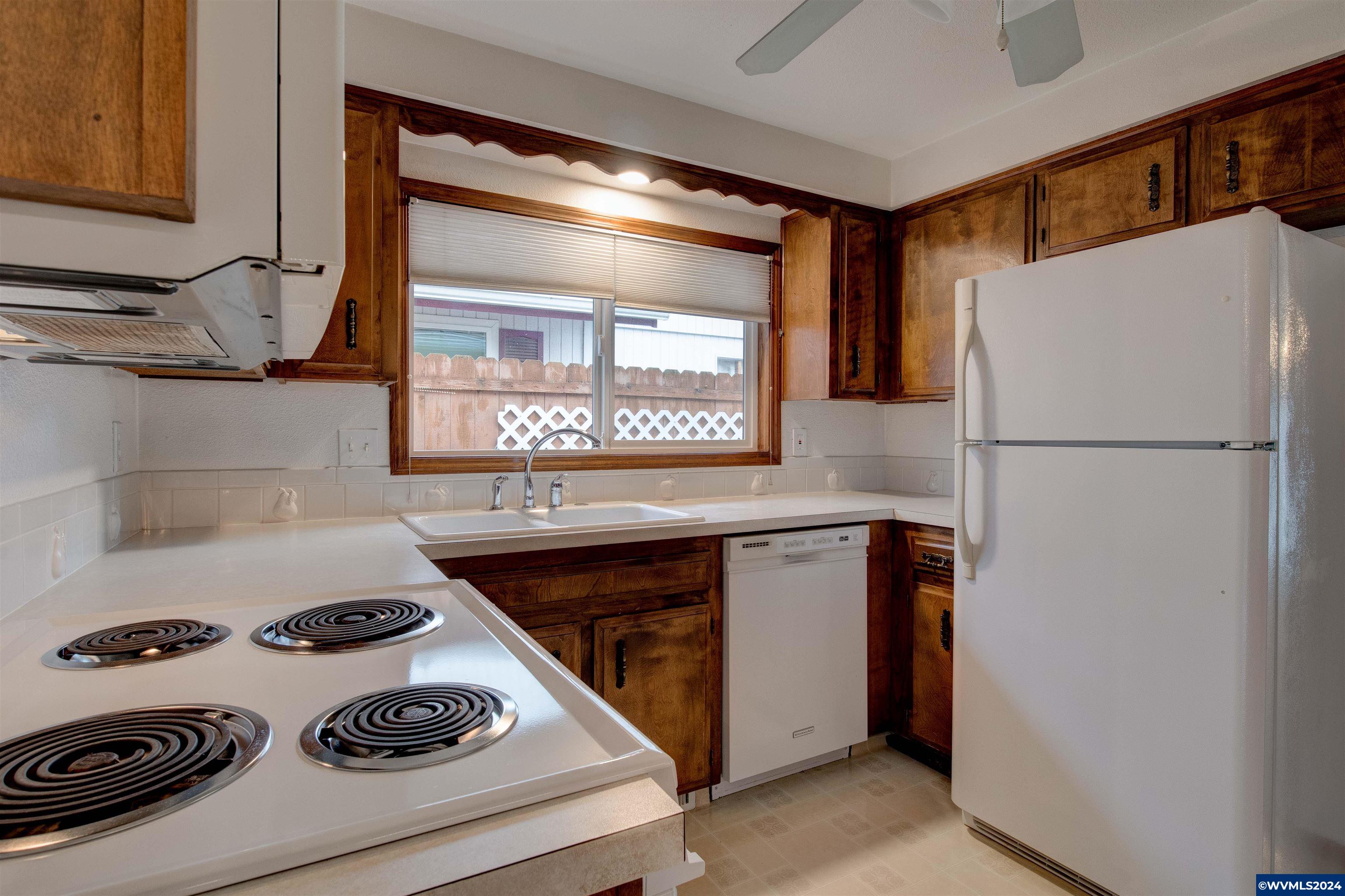 463 Snoopy Lane Northeast Salem, OR 97301 - Photo 14 of 42
