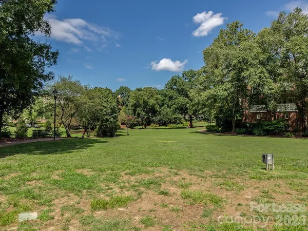 $2,150 | 224 North Poplar Street, Unit 13, Charlotte, NC 28202