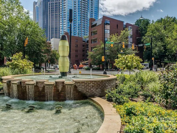 $2,150 | 224 North Poplar Street, Unit 13, Charlotte, NC 28202