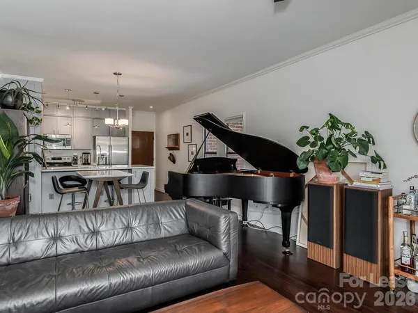 $2,150 | 224 North Poplar Street, Unit 13, Charlotte, NC 28202