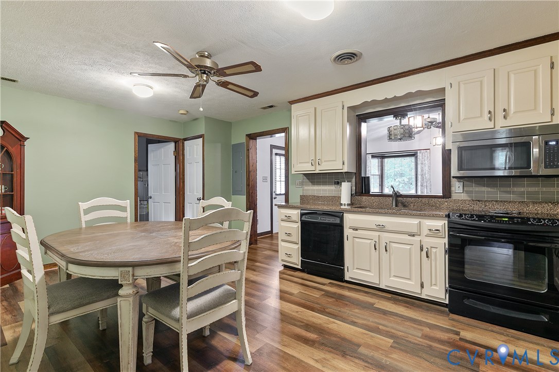 3955 Turner Woods Road Henrico, VA 23231 - Photo 13 of 43
