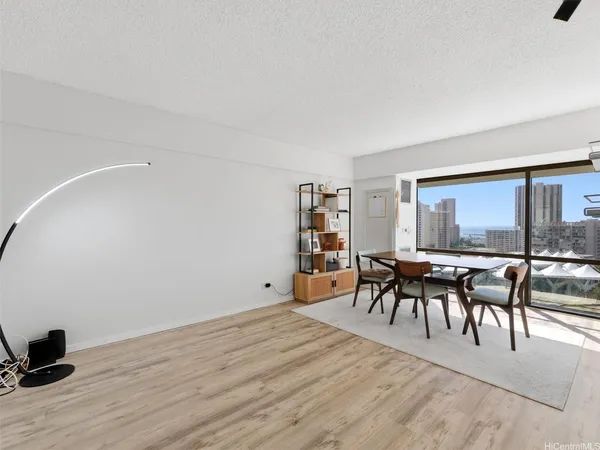 $2,100 | 1750 Kalakaua Avenue, Unit 1903, Honolulu, HI 96826