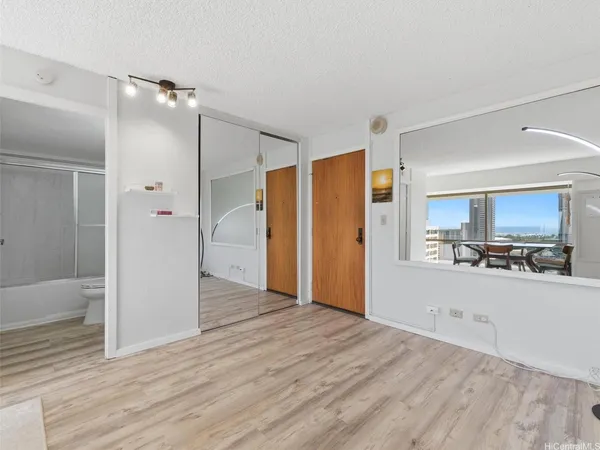 $2,100 | 1750 Kalakaua Avenue, Unit 1903, Honolulu, HI 96826