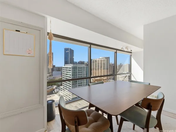$2,100 | 1750 Kalakaua Avenue, Unit 1903, Honolulu, HI 96826
