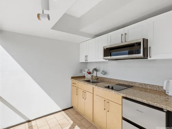 $2,100 | 1750 Kalakaua Avenue, Unit 1903, Honolulu, HI 96826