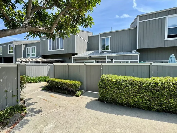 $610,000 | 2910 South Greenville Street, Unit H, Santa Ana, CA 92704