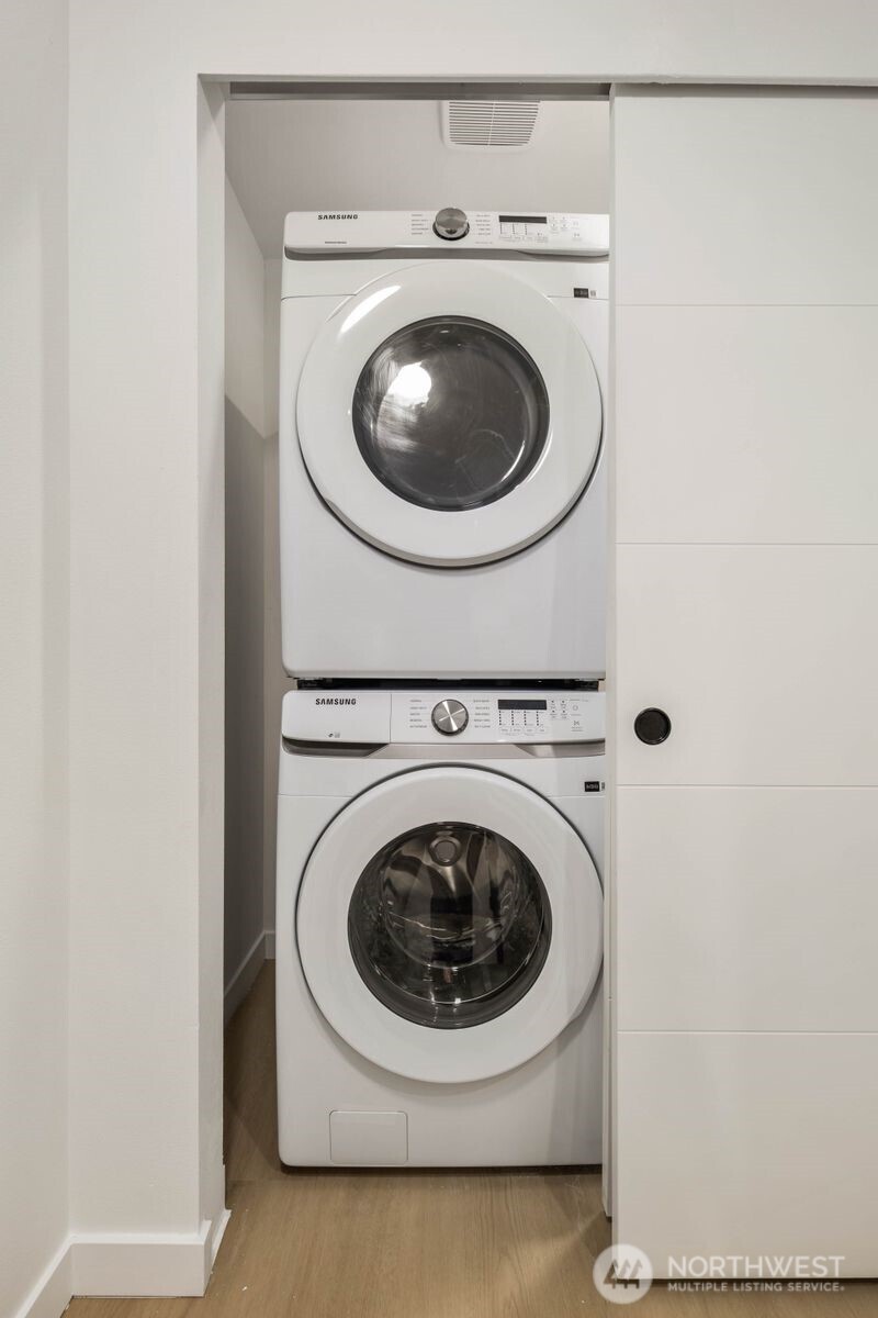 939 North 87th Street, Unit A Seattle, WA 98103 - Photo 14 of 35 Gallery Image 14