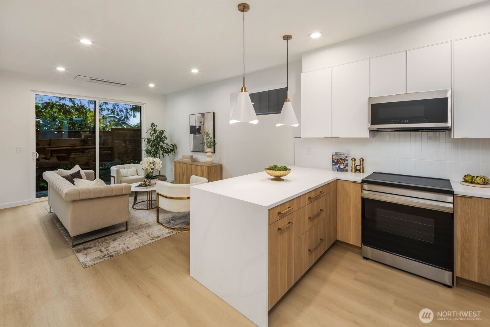 939 North 87th Street, Unit A Seattle, WA 98103 - Photo 2 of 35 Gallery Image 2