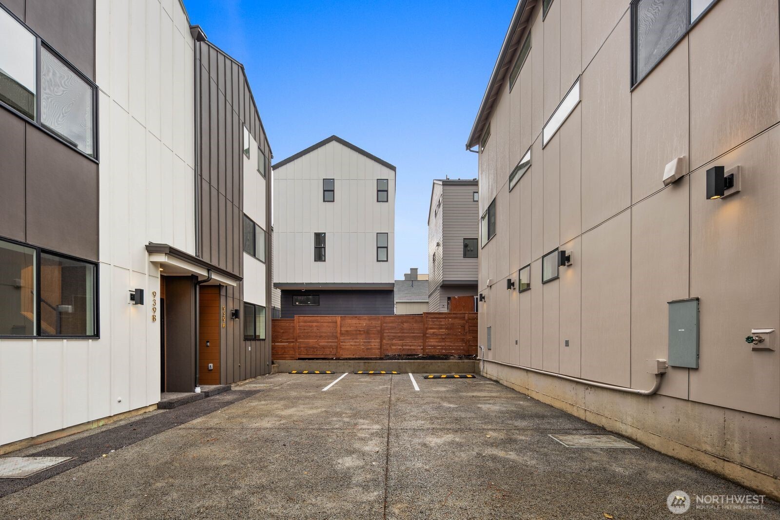 939 North 87th Street, Unit A Seattle, WA 98103 - Photo 25 of 35 Gallery Image 25