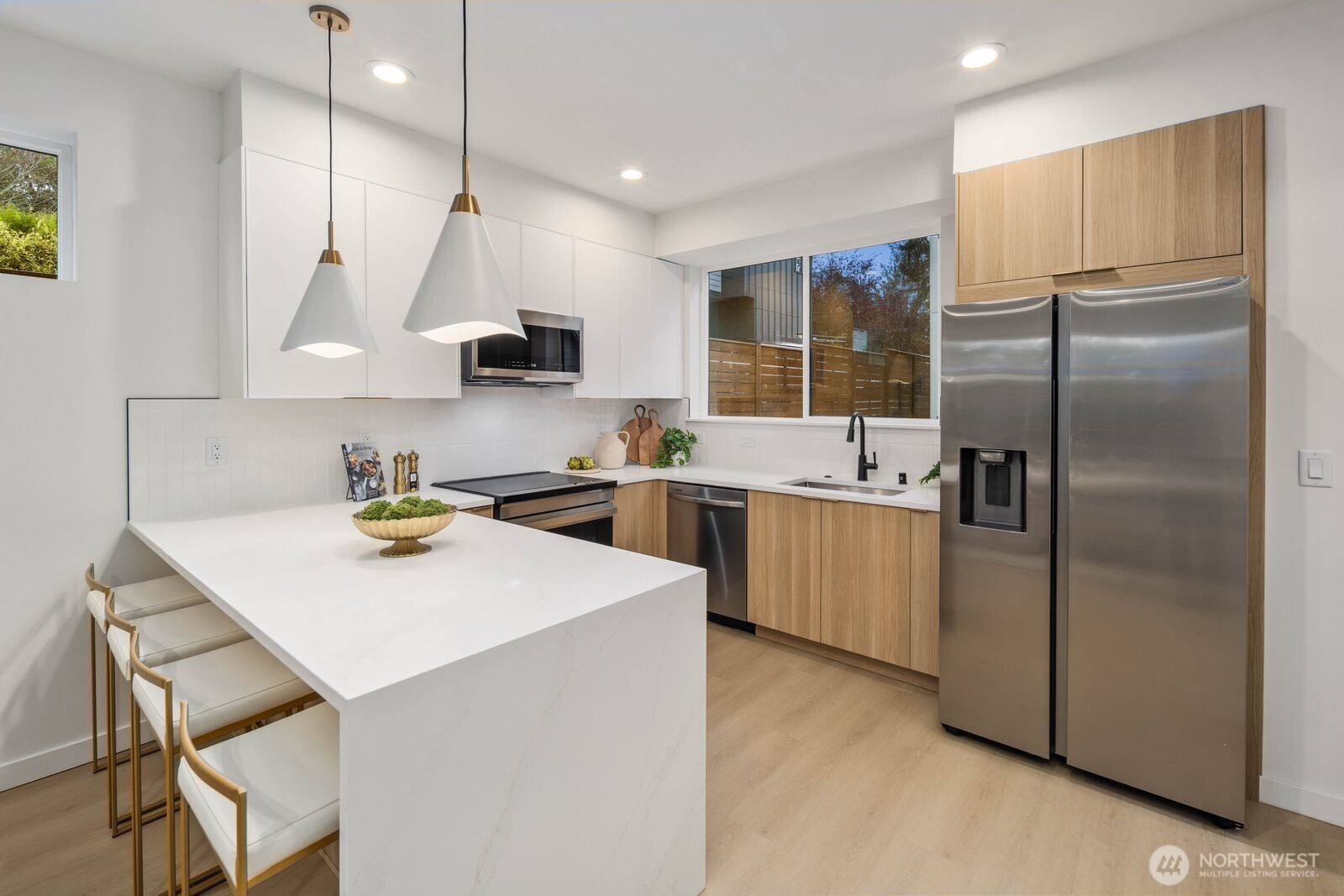 939 North 87th Street, Unit A Seattle, WA 98103 - Photo 4 of 35 Gallery Image 4