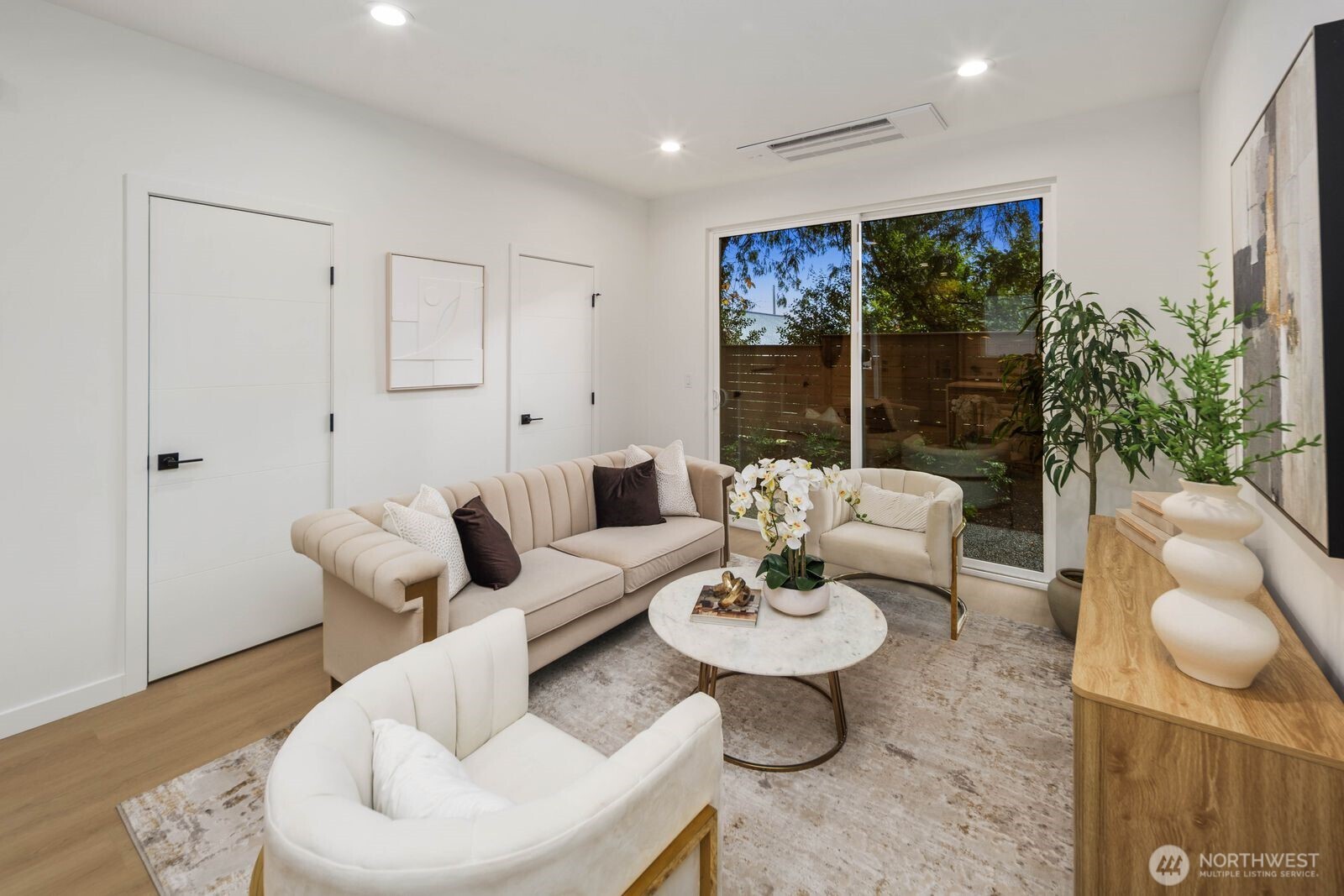 939 North 87th Street, Unit A Seattle, WA 98103 - Photo 6 of 35 Gallery Image 6