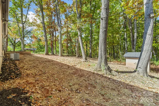 $275,000 | 715 7th Avenue Southeast, Hickory, NC 28602