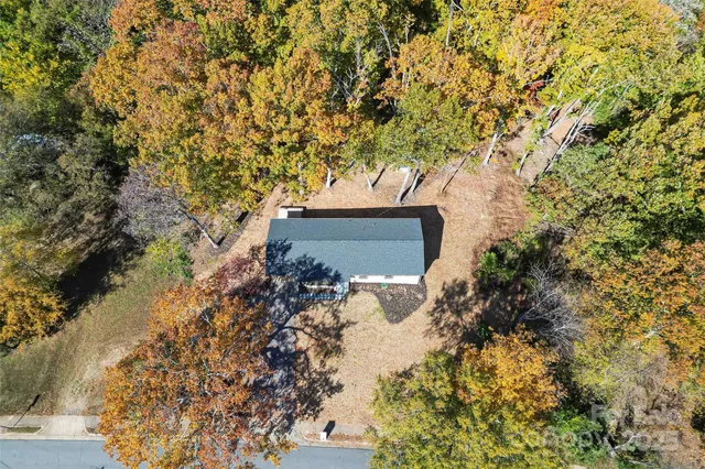 $275,000 | 715 7th Avenue Southeast, Hickory, NC 28602