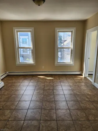 $3,000 | 239 Magnolia Avenue, Elizabeth Port, NJ 07206