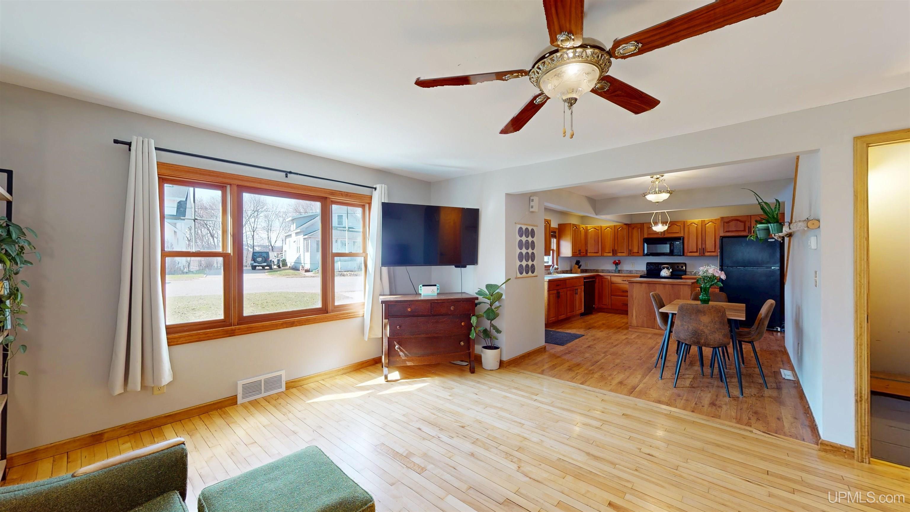 434 West Ridge Street Marquette, MI 49855 - Photo 11 of 42 Gallery Image 11