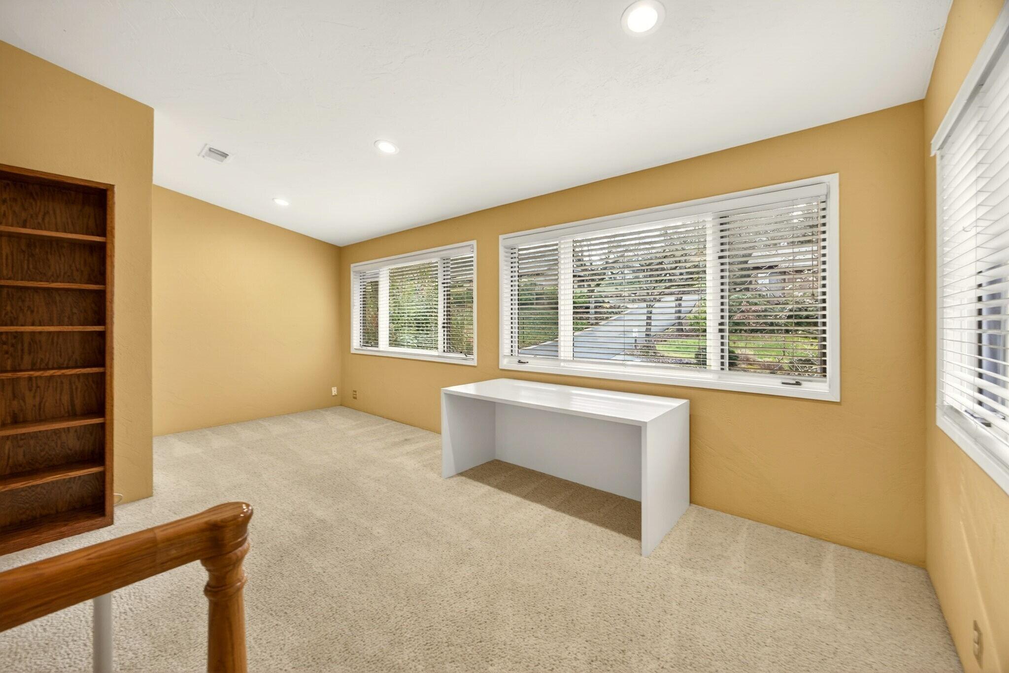 2585 Freedom Way Medford, OR 97504 - Photo 47 of 66