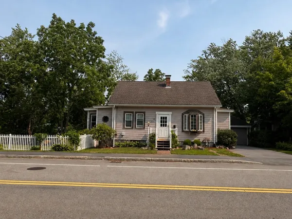 $679,900 | 230 Main Street, Chelmsford, MA 01863