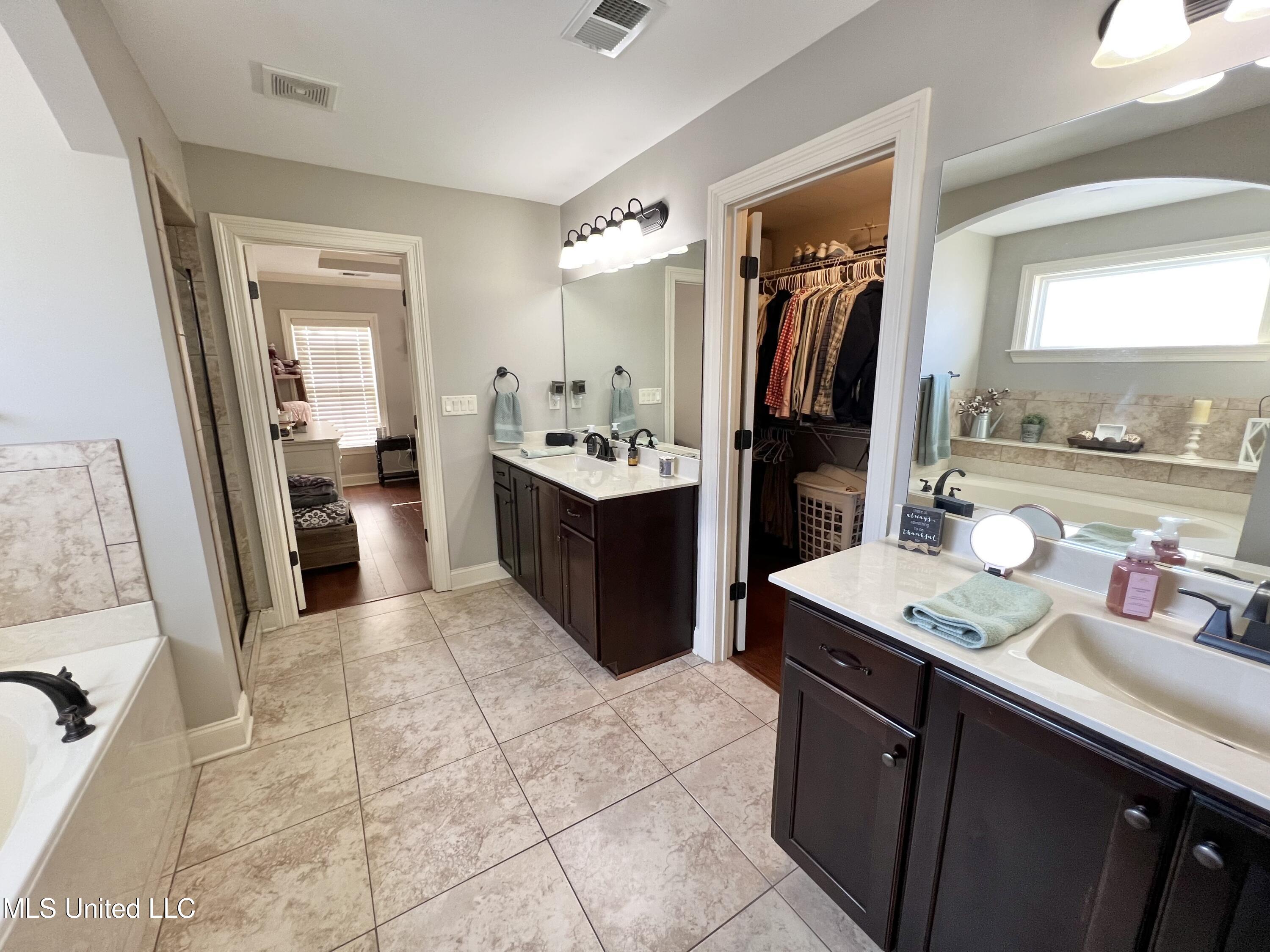 4703 Dublin Olive Branch, MS 38654 - Photo 16 of 28 IMG_5907