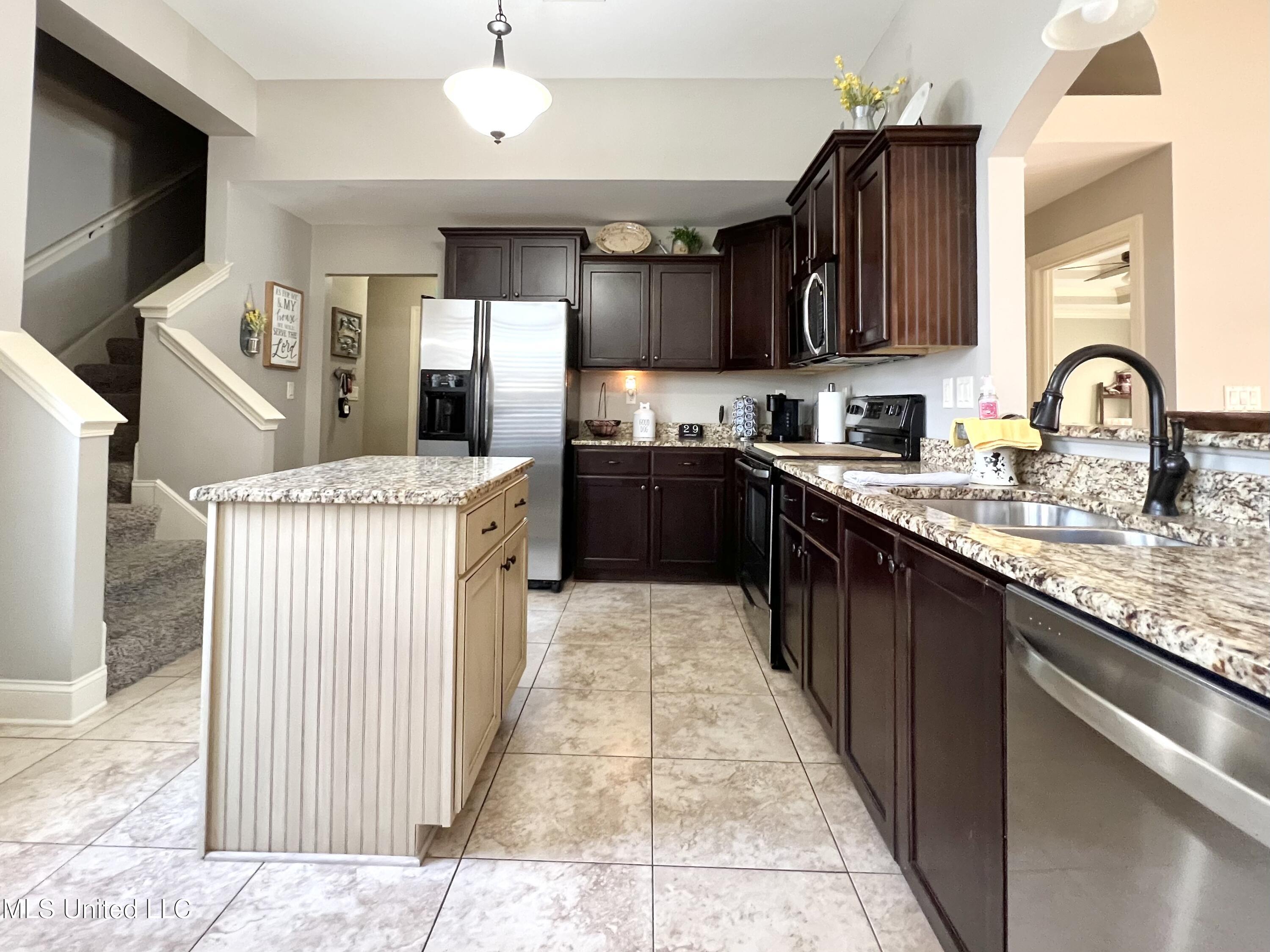 4703 Dublin Olive Branch, MS 38654 - Photo 8 of 28 IMG_5930