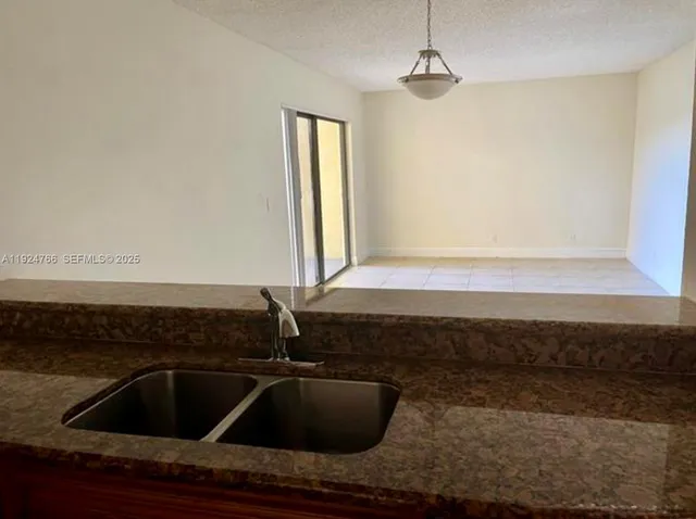 $1,650 | 1455 Lake Crystal Drive, Unit D, West Palm Beach, FL 33411