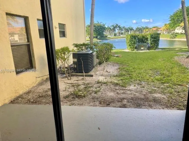 $1,650 | 1455 Lake Crystal Drive, Unit D, West Palm Beach, FL 33411