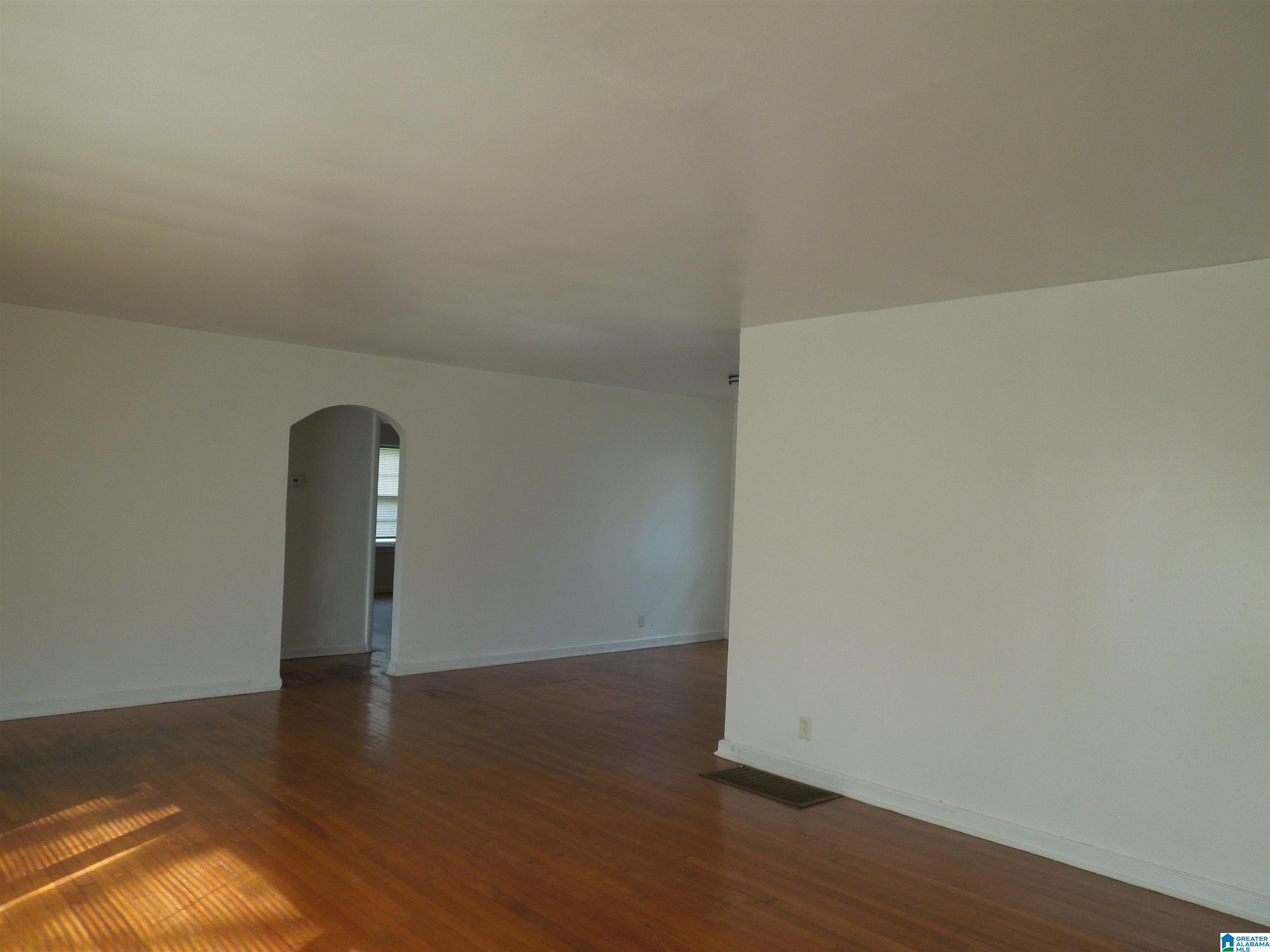 5602 10th Street South Bessemer, AL 35020 - Photo 9 of 30