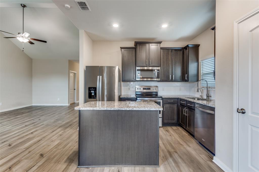 215 Ivan Court Anna, TX 75409 - Photo 7 of 28